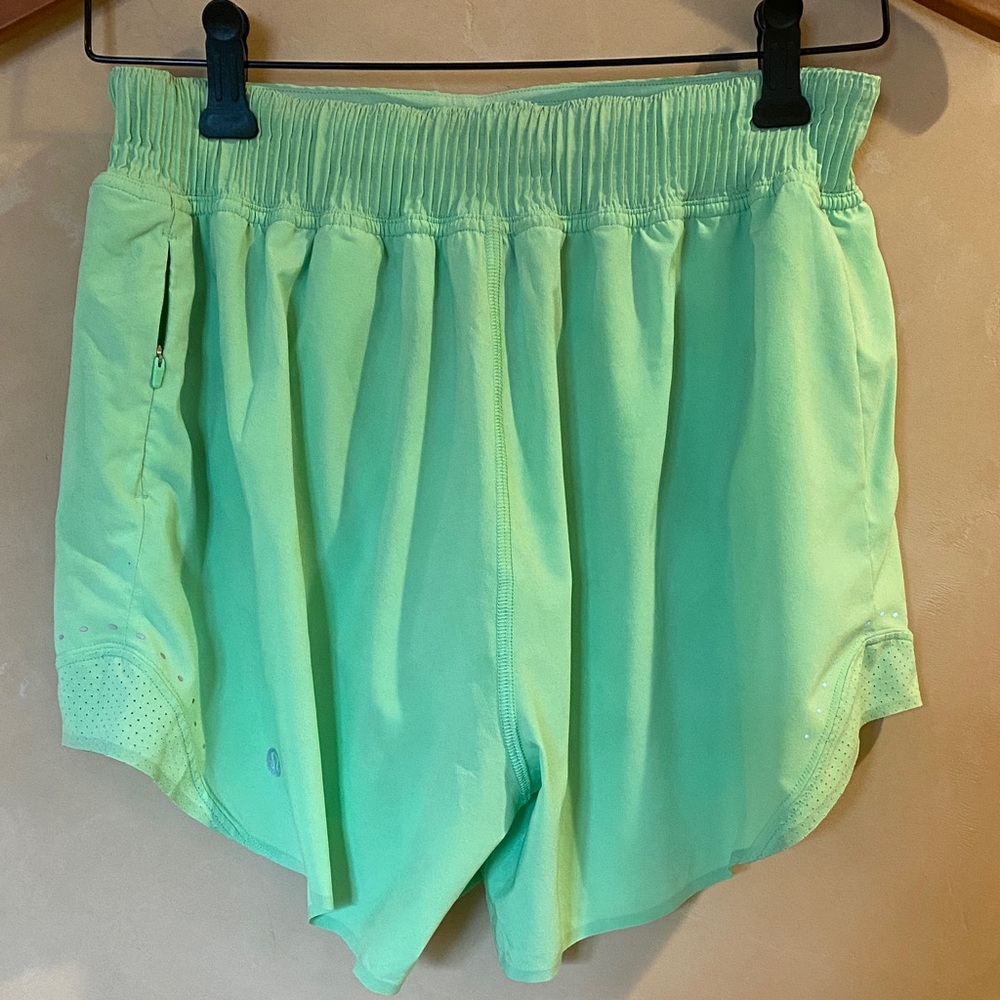 LULULEMON Hotty Hot Lined Running Short 4" Size 6 - Picture 2 of 12